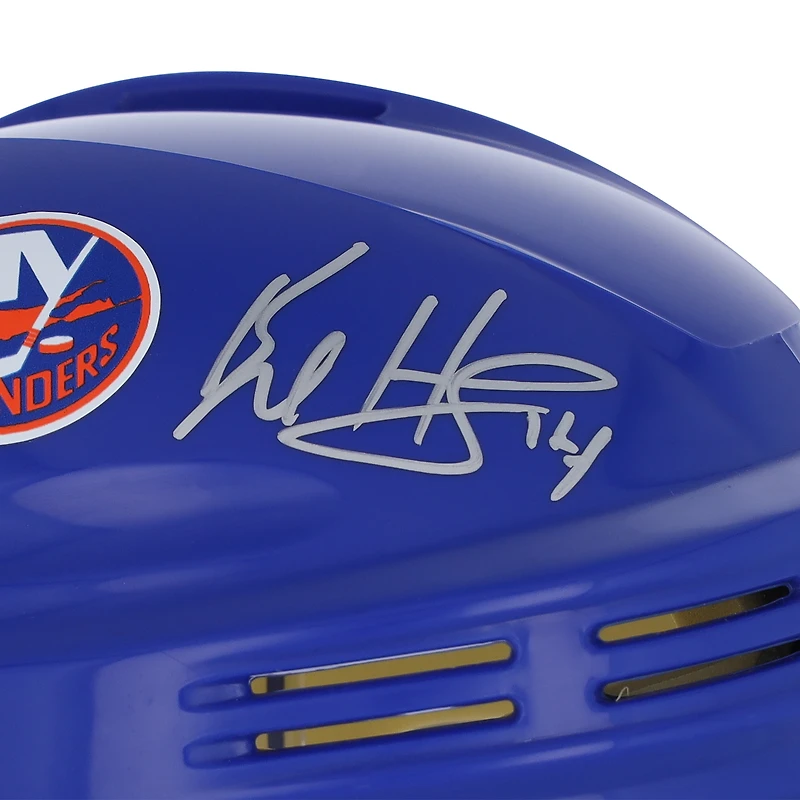Casque mini bleu autographié par Bo Horvat des New York Islanders