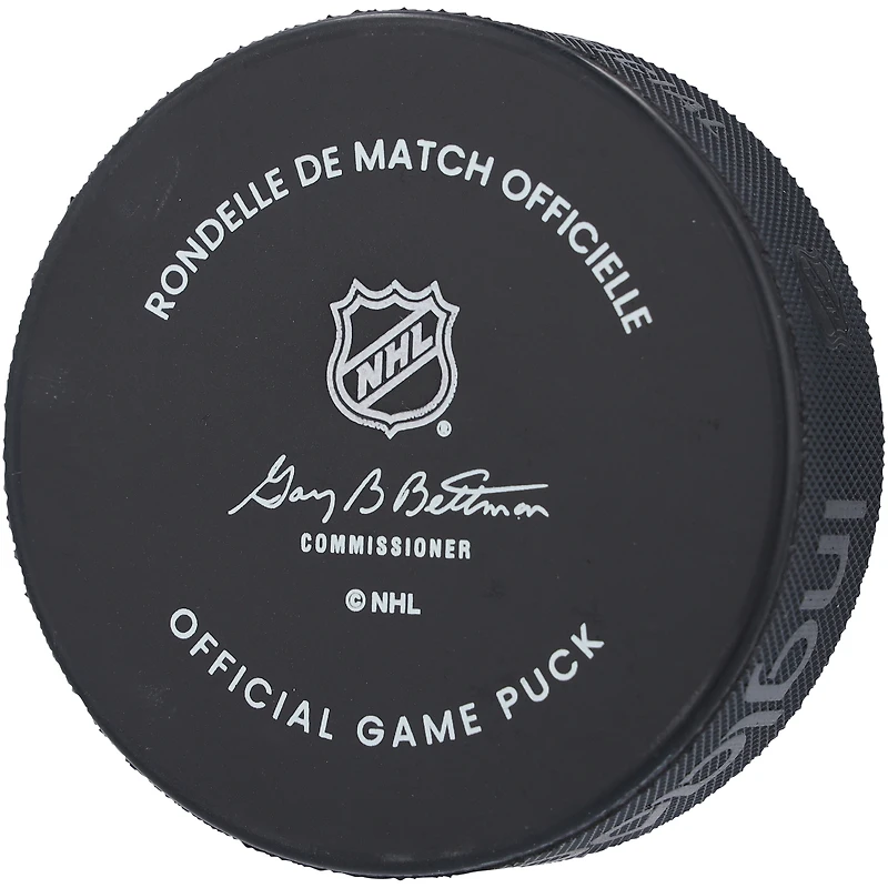Rondelle de match officielle autographiée par Bo Horvat des Islanders de New York