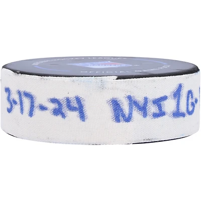 Bo Horvat Rondelle de but utilisée par les Islanders de New York le 17 mars 2024 contre. Rangers de New York – Premier des deux buts marqués