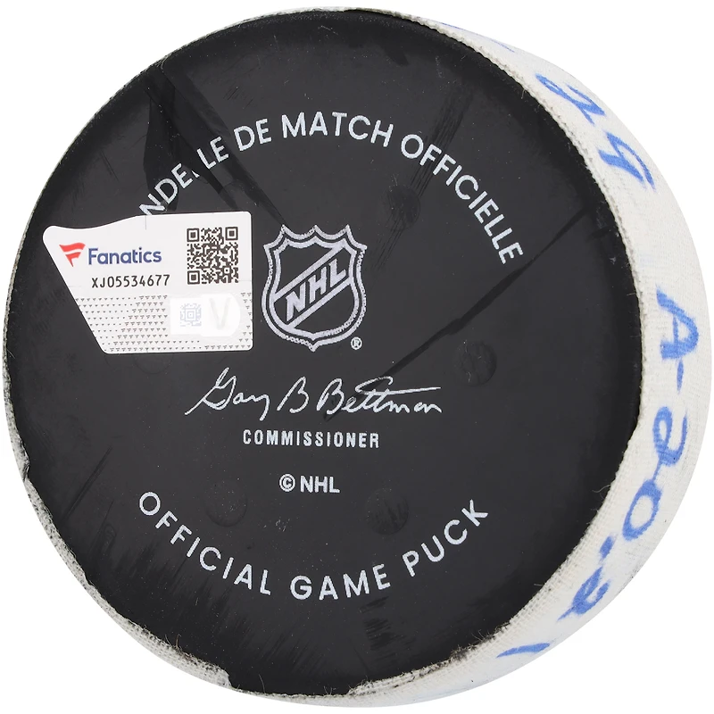 Brock Nelson Rondelle de but utilisée par les Islanders de New York contre les Rangers de New York le 13 avril 2024 – Deuxième des deux buts marqués