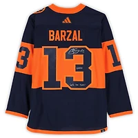 Maillot adidas authentique dédicacé par Mathew Barzal des Islanders de New York Stadium Series 2024 avec les inscriptions « Barzy » et « Let's Go Isles ! »