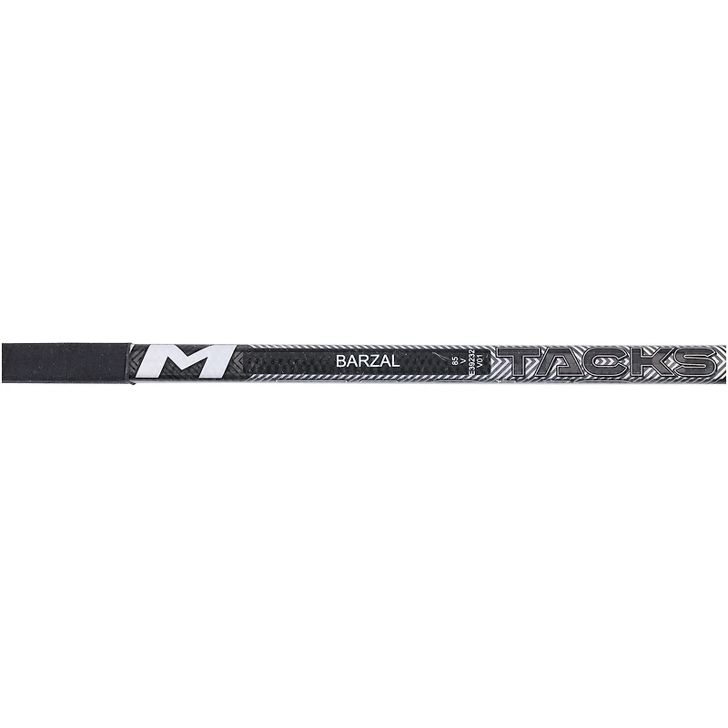 Bâton CCM noir autographié par Mathew Barzal des Islanders de New York lors de la saison 2022-23 de la LNH
