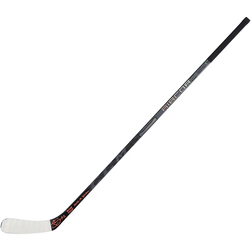 Bâton CCM noir autographié par Mathew Barzal des Islanders de New York de la saison 2023-24 de la LNH avec l'inscription « Game Used 2023-24 Season » - RG13334768