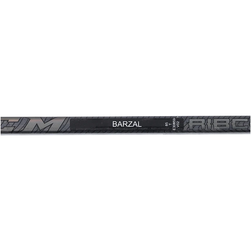 Bâton CCM noir autographié par Mathew Barzal des Islanders de New York de la saison 2023-24 de la LNH avec l'inscription « Game Used 2023-24 Season » - RG13334768