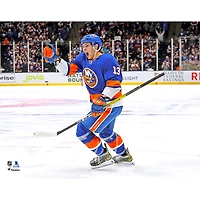 Photographie non signée de célébration but des Islanders New York Mathew Barzal