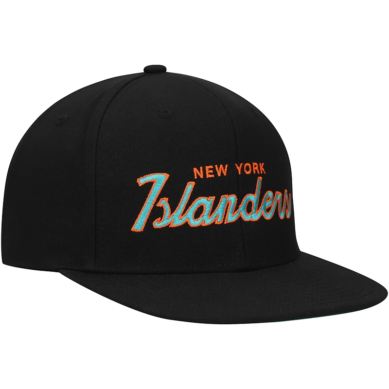 Casquette Snapback noire Mitchell & Ness pour hommes des Islanders de New York Core Team Script 2.0