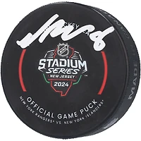 Rondelle de match officielle autographiée par Noah Dobson des Islanders de New York pour la Stadium Series 2024