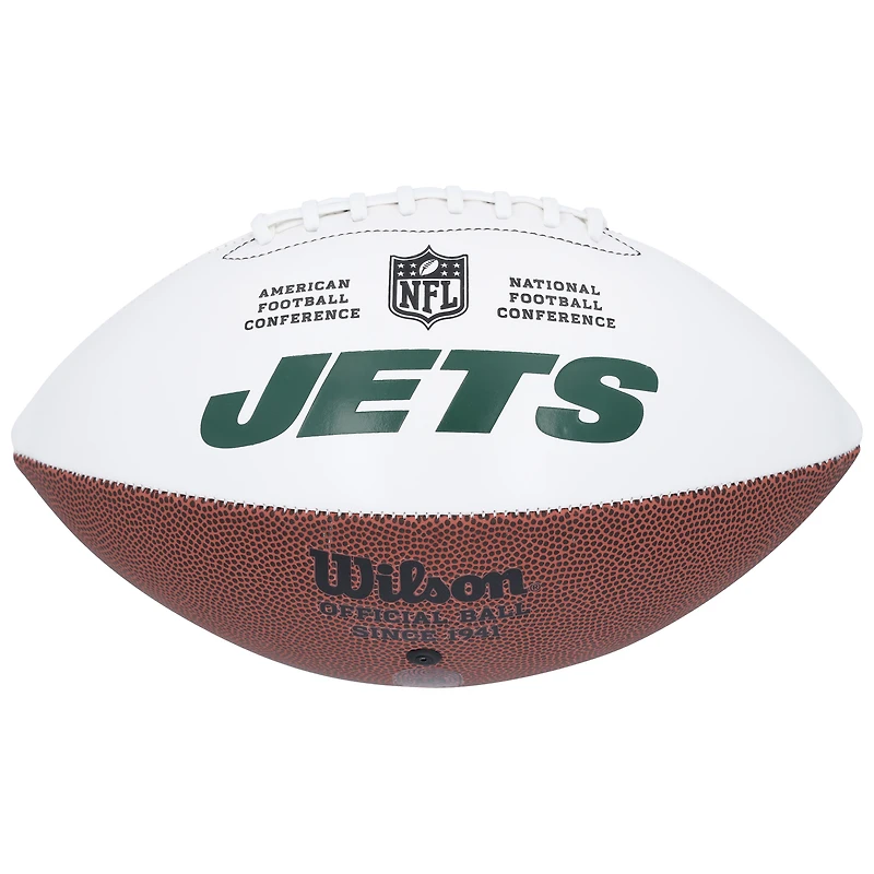 Ballon de football Wilson White Panel autographié par Breece Hall des New York Jets