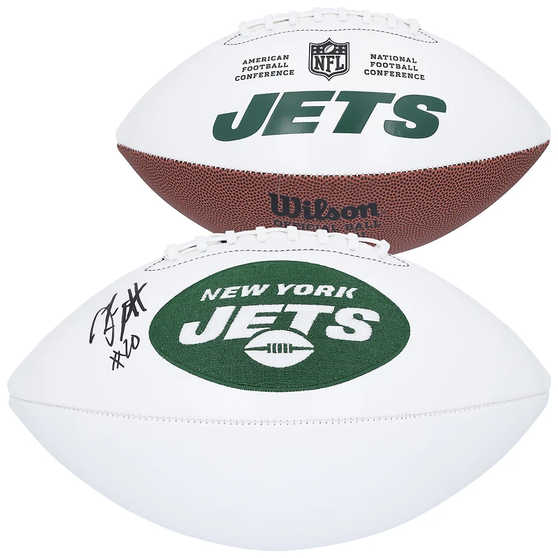 Ballon de football Wilson White Panel autographié par Breece Hall des New York Jets