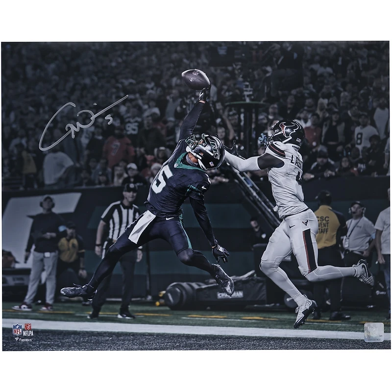 Photo dédicacée de Garrett Wilson (New York Jets) - 40 x 50 cm (16 x 20 pouces) - Réception d'un touchdown en plein saut