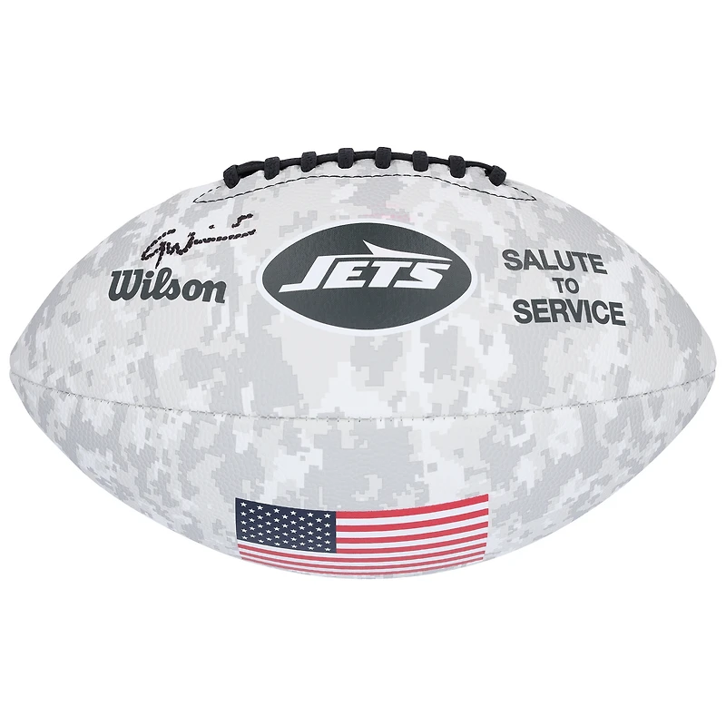 Ballon de football américain autographié par Garrett Wilson des New York Jets, « Salute To Service » 2024
