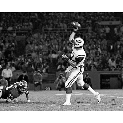 Photographie non signée de Joe Namath, joueur des Jets New York, en train lancer