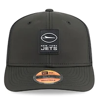 Casquette ajustable noire New Era 9SEVENTY Trucker des New York Jets 2025 Sideline pour homme