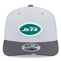 Casquette ajustable New Era 9SEVENTY grise/graphite pour homme, camp d'entraînement NFL 2025 des New York Jets