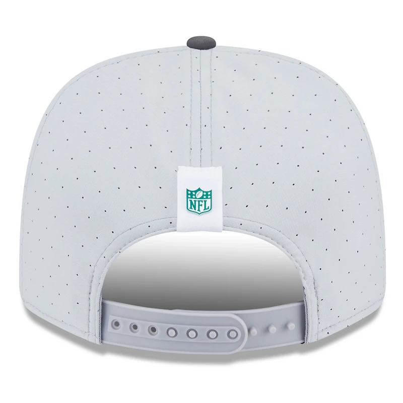 Casquette ajustable New Era 9SEVENTY grise/graphite pour homme, camp d'entraînement NFL 2025 des New York Jets