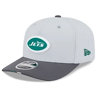 Casquette ajustable New Era 9SEVENTY grise/graphite pour homme, camp d'entraînement NFL 2025 des New York Jets