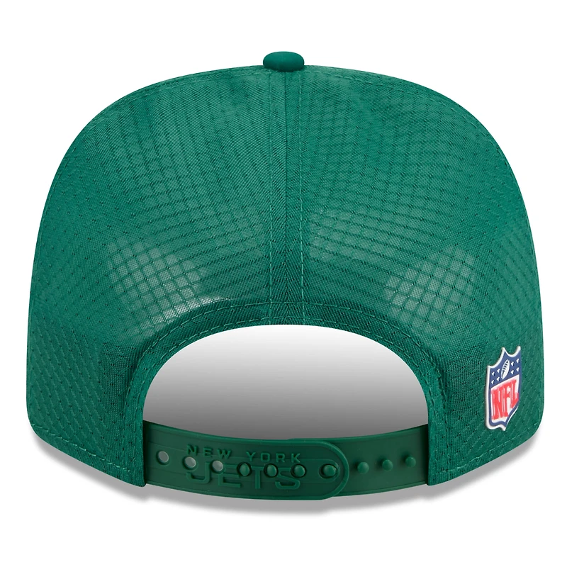 Casquette ajustable New Era verte New York Jets 2025 Sideline 9SEVENTY Trucker pour homme