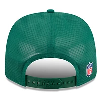 Casquette ajustable New Era verte New York Jets 2025 Sideline 9SEVENTY Trucker pour homme
