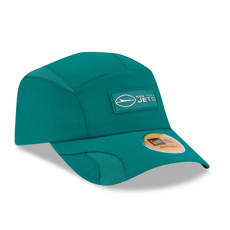 Casquette ajustable New Era verte New York Jets 2025 Sideline Runner pour homme