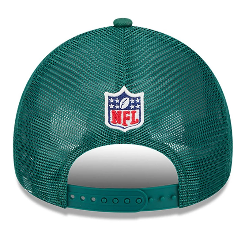Casquette réglable de camionneur A-Frame New Era Stone/Green New York Jets 2024 Sideline Historic 9FORTY pour hommes
