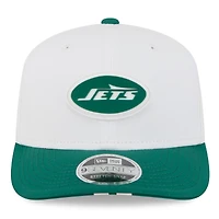 Casquette ajustable New Era 9SEVENTY pour homme, blanche/verte, du camp d'entraînement NFL 2025 des New York Jets