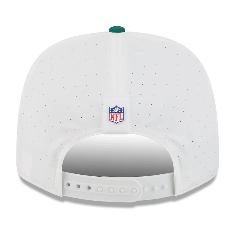 Casquette ajustable New Era 9SEVENTY pour homme, blanche/verte, du camp d'entraînement NFL 2025 des New York Jets