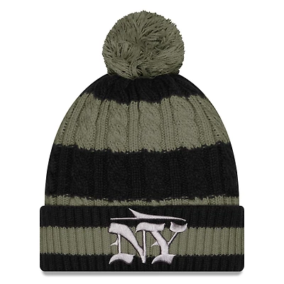 Bonnet en tricot tressé à revers avec pompon New Era Gotham Green New York Jets 2025 Rivalries Collection pour femme