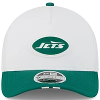 Casquette ajustable New Era 9FORTY blanche/verte pour jeune, camp d'entraînement NFL 2025 des New York Jets