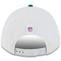 Casquette ajustable New Era 9FORTY blanche/verte pour jeune, camp d'entraînement NFL 2025 des New York Jets