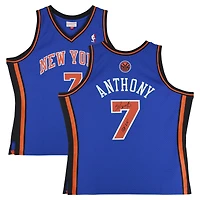 Maillot Swingman bleu dédicacé par Carmelo Anthony des New York Knicks, Mitchell & Ness, 11 , avec inscription « HOF 25 »