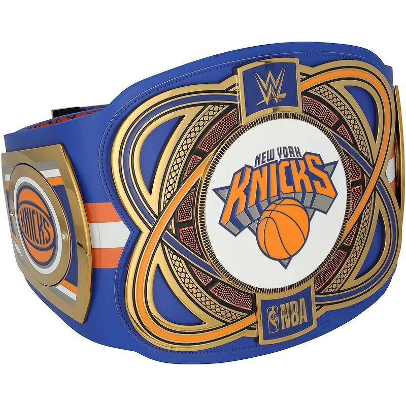Ceinture de champion WWE réplique autographiée par Carmelo Anthony, joueur des Knicks de New York.