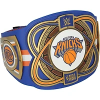 Ceinture de champion WWE réplique autographiée par Carmelo Anthony, joueur des Knicks de New York.