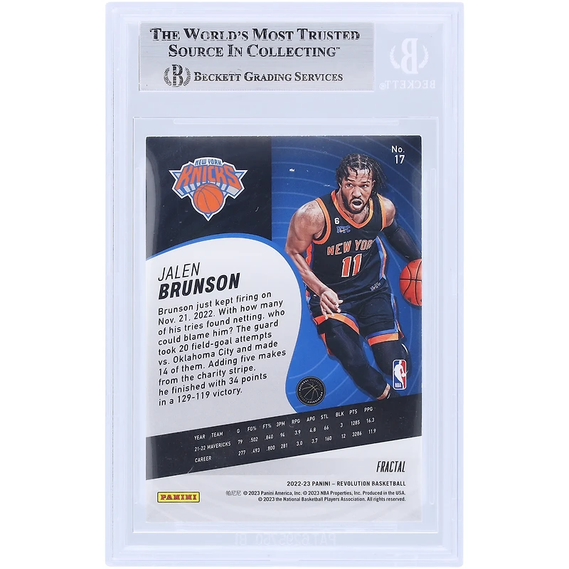 Carte Panini Revolution Fractal n° 17 Beckett autographiée par Jalen Brunson des New York Knicks 2022-23, signée par des fanatiques.