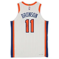 Maillot Nike City Edition 2024-25 blanc dédicacé par Jalen Brunson des New York Knicks