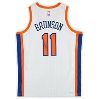Maillot Nike City Edition Swingman blanc dédicacé par Jalen Brunson des New York Knicks pour la saison 2024-25