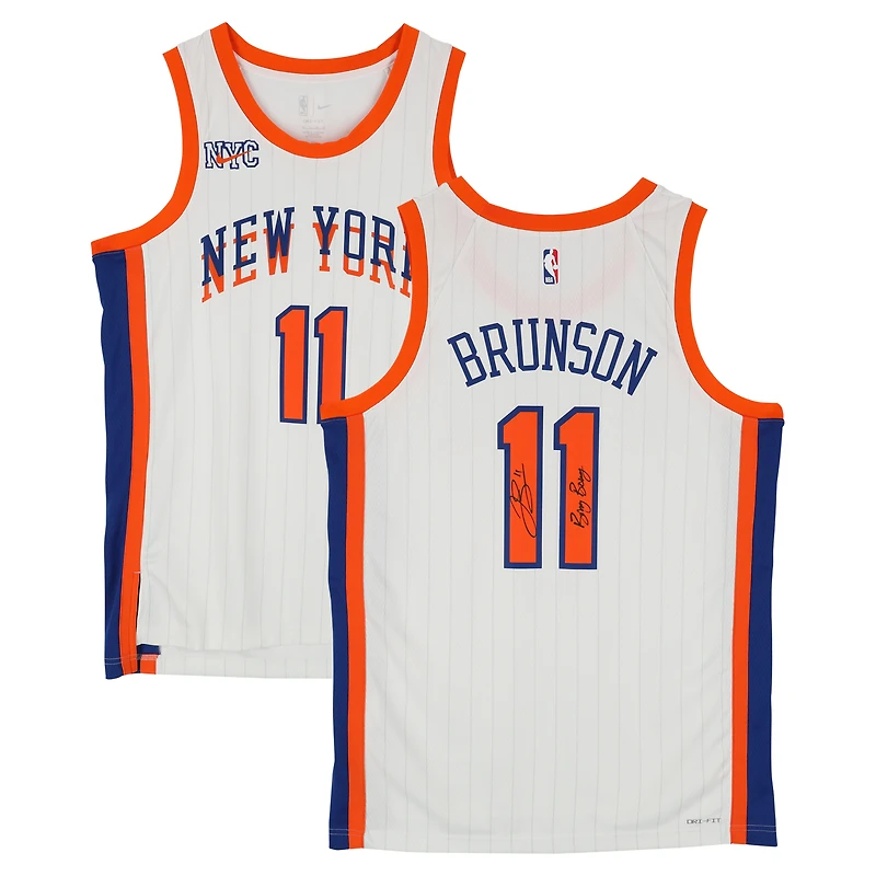 Maillot Nike City Edition Swingman blanc dédicacé par Jalen Brunson des New York Knicks pour la saison 2024-25 avec inscription « Bing Bong ».