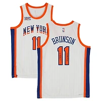 Maillot Nike City Edition Swingman blanc dédicacé par Jalen Brunson des New York Knicks pour la saison 2024-25 avec inscription « NY or Nowhere »