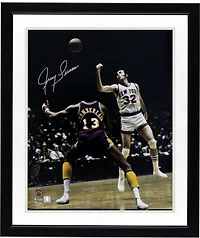 Photo dédicacée de Jerry Lucas (New York Knicks) - 40,6 x 50,8 cm (16 x 20 pouces) - Passe contre les Los Angeles Lakers