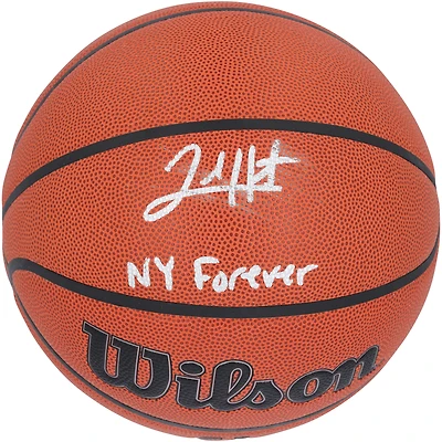 Ballon de basket-ball d'intérieur/extérieur Wilson Authentic Series autographié par Josh Hart des New York Knicks avec inscription « NY Forever »