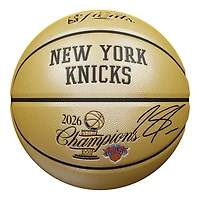 Ballon de basket-ball Wilson Champions Logo doré, autographié par Karl-Anthony Towns, des New York Knicks, champions des finales NBA 2026.