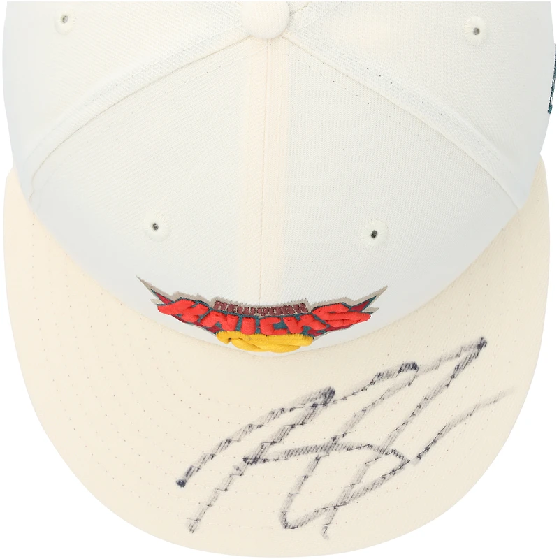 Casquette ajustée New Era 59FIFTY crème autographiée par Karl-Anthony Towns des New York Knicks