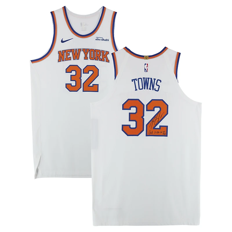 Maillot blanc n° 32 des New York Knicks, porté et autographié par Karl-Anthony Towns lors du match contre les Philadelphia 76ers le 24 janvier 2026, avec l'inscription « GU 1-24-26 vs PHI » - Taille 54+6
