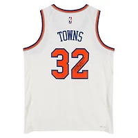 Maillot Swingman Nike Association Edition blanc autographié par Karl-Anthony Towns des New York Knicks (saison 2022-2023)