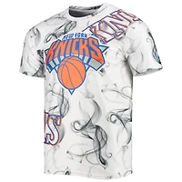 T-shirt FISLL New York Knicks Asymmetric Bold Smoke blanc/noir pour homme