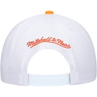 Men's Mitchell & Ness White/Orange New York Knicks Hardwood Classics Core 2-Tone 2.0 Pro Snapback Hat