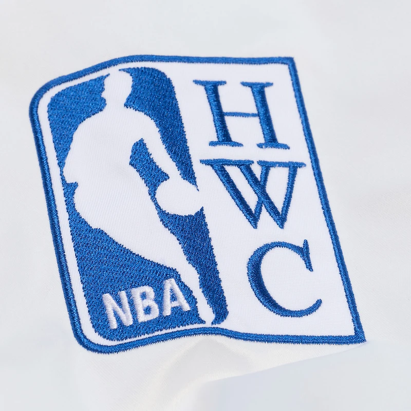 Veste légère en satin à boutons-pression Mitchell & Ness blanche New York Knicks pour homme