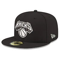 Men's New Era Black/White York Knicks 59FIFTY Fitted Hat