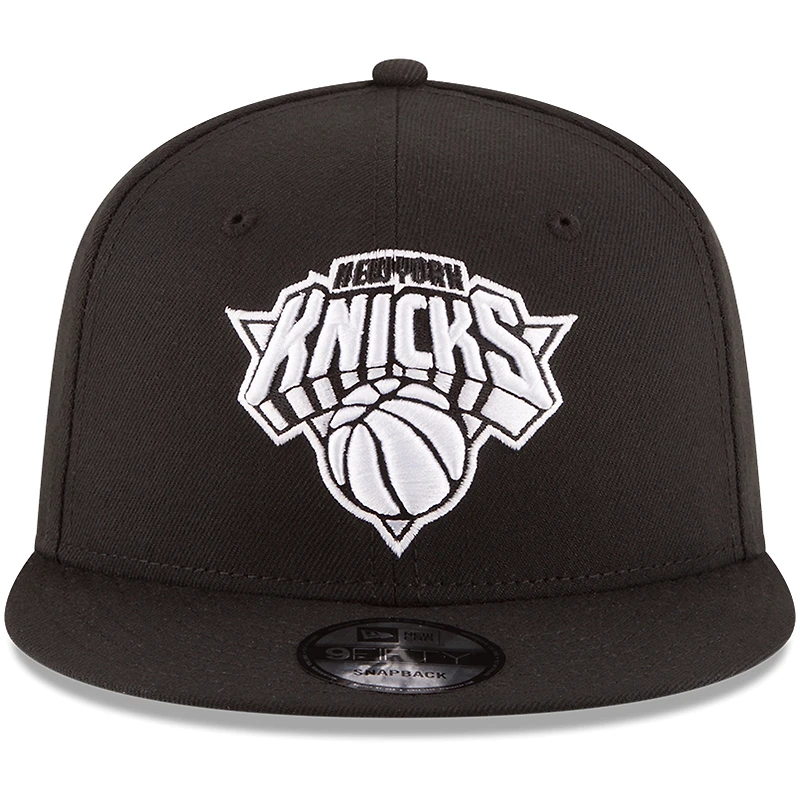 Men's New Era Black New York Knicks Black & White Logo 9FIFTY Adjustable Snapback Hat