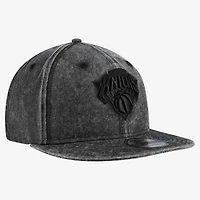 Men's New Era  Black New York Knicks Washed Tonal 9FIFTY Snapback Hat