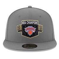 Casquette snapback New Era grise pour homme New York Knicks, réplique du vestiaire des champions NBA 2026